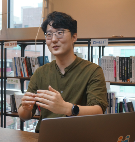 이태우 휴먼스케이프 CTO가 희귀·난치병 환자를 위한 맞춤정보 플랫폼에 대해 설명하고 있다.